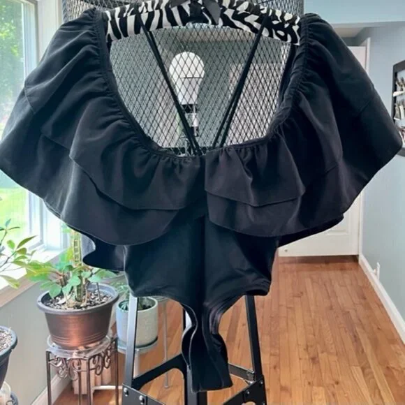 ZARA Fashion Maxi Ruffle V Neck Black Swimsuit Size S Bloggers Fave Holiday NWT - Picture 2 of 12